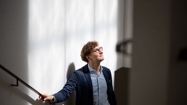 Aurel Dawidiuk, ab der Saison 2026/2027 Generalmusikdirektor der Bochumer Symphoniker.  | Bild: picture alliance/dpa | Fabian Strauch