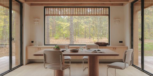 salle à manger ouverte sur la forêt