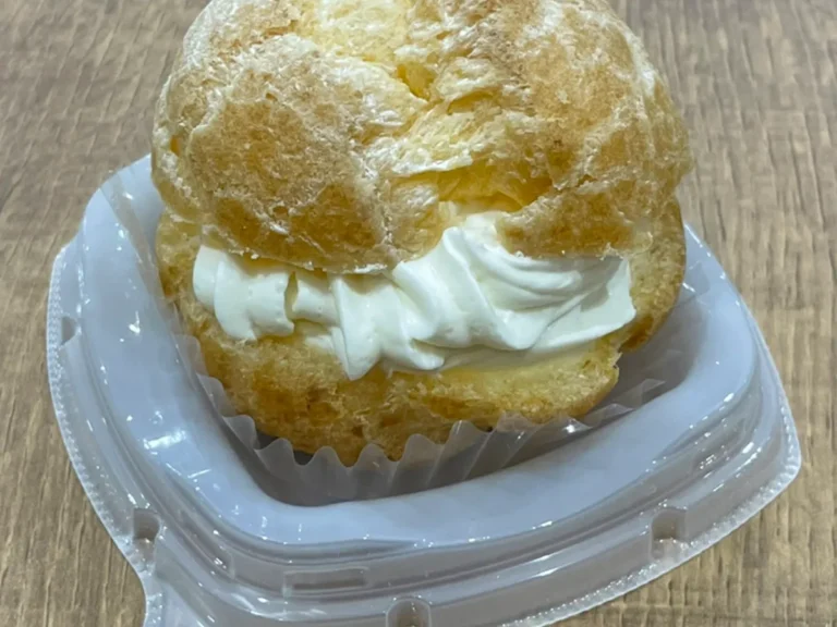 『ヨーグルトシュークリーム』の写真(撮影:grape編集部)