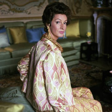 marella agnelli foto stile look taglio capelli corto donna elegante
marella agnelli foto stile look taglio capelli corto donna elegante