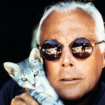 Giorgio Armani con il gatto Isolina nel 1989 giorgio armani con il gatto isolina nel 1989