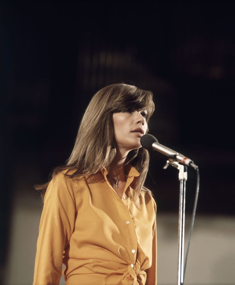 francoise hardy foto giovane stile look taglio capelli lunghi frangia laterale francoise hardy foto giovane stile look taglio capelli lunghi frangia laterale