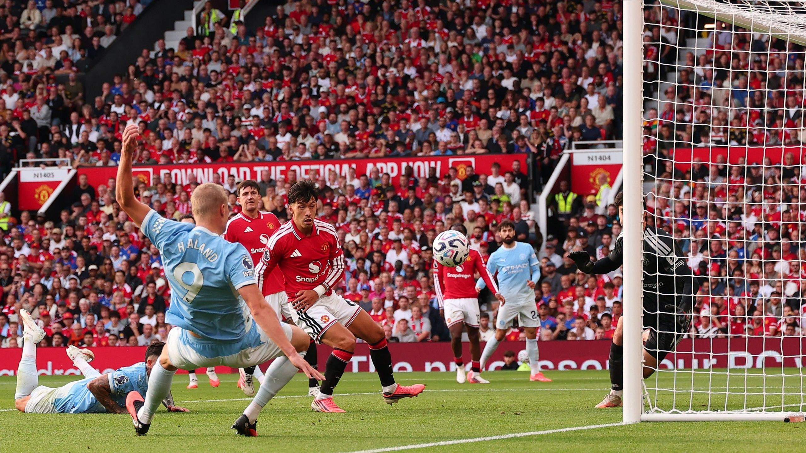 Erling Haaland scores for Man City