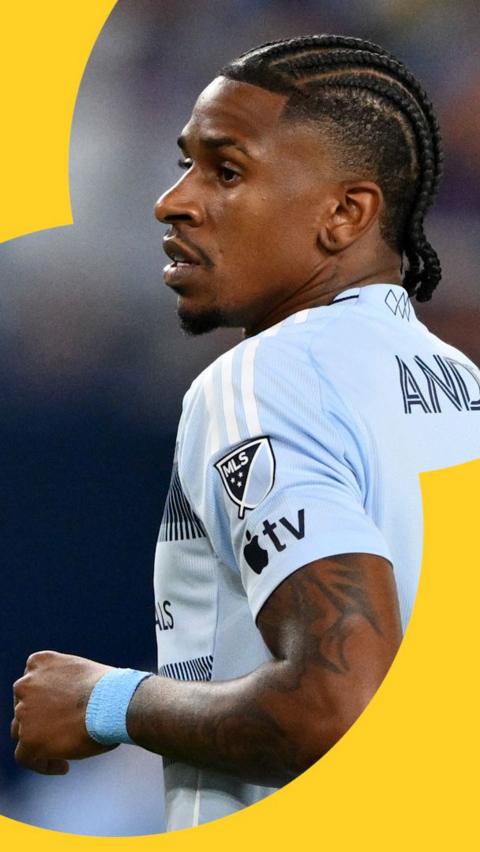 Andre Luiz playing football