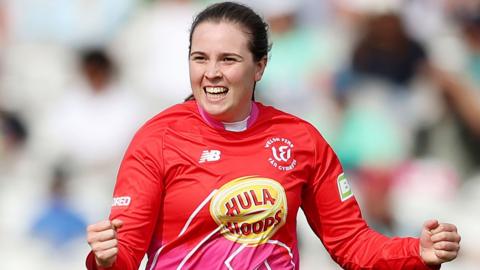 Glamorgan signing Georgia Davis