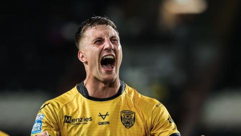 Alex Mellor roaring with delight after a Castleford win