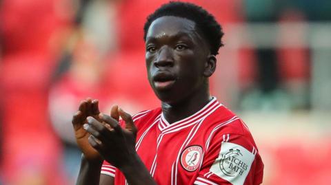 Ephraim Yeboah in action for Bristol City applauding