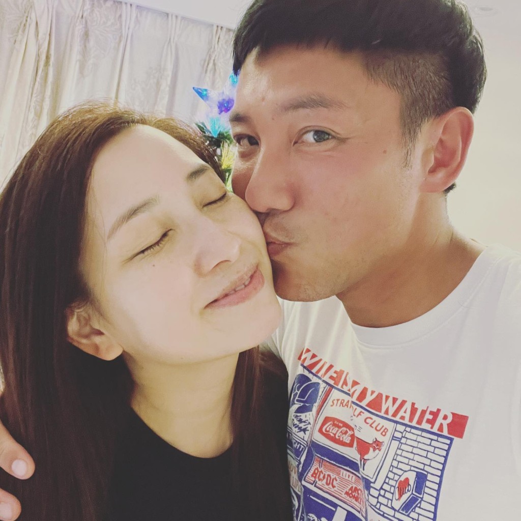 結婚咁多年都係好恩愛！  ​