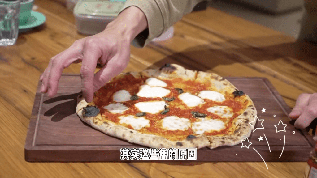 袁偉豪整Pizza有板有眼。