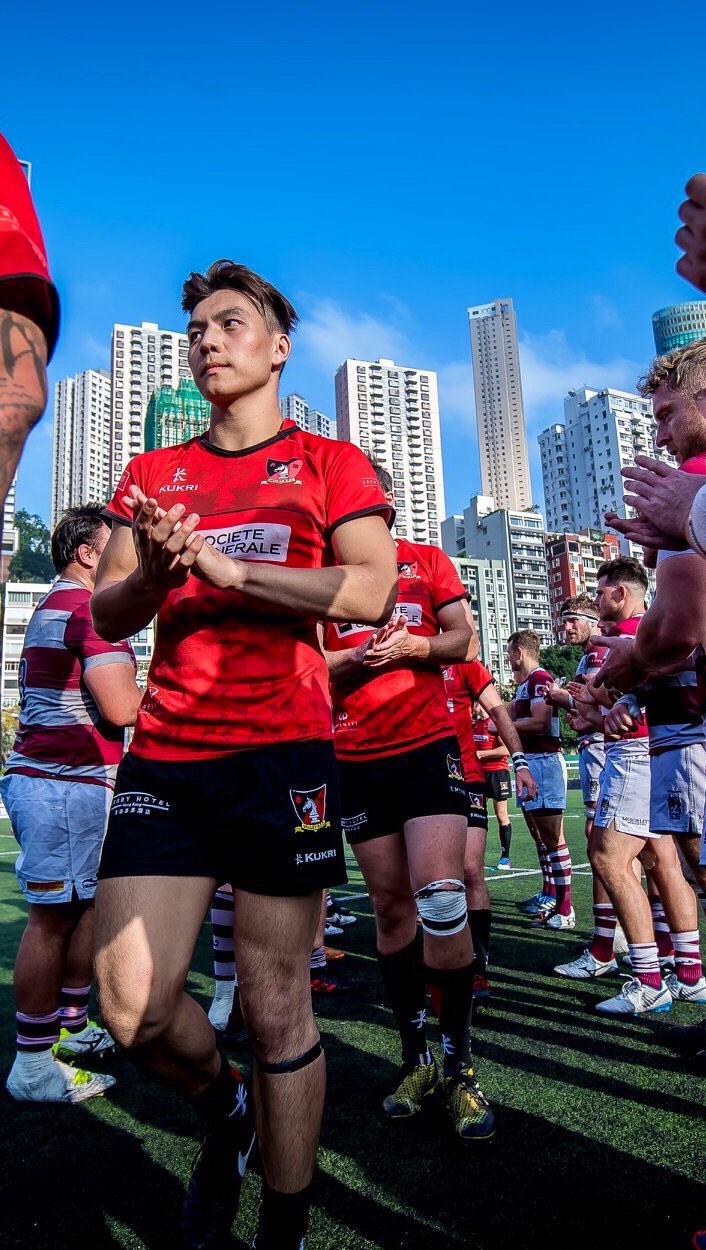 徐灝晴中學時期成為香港U18隊員，更是香港欖球隊陣中罕有的華將，並獲得「達陣王」的稱號。