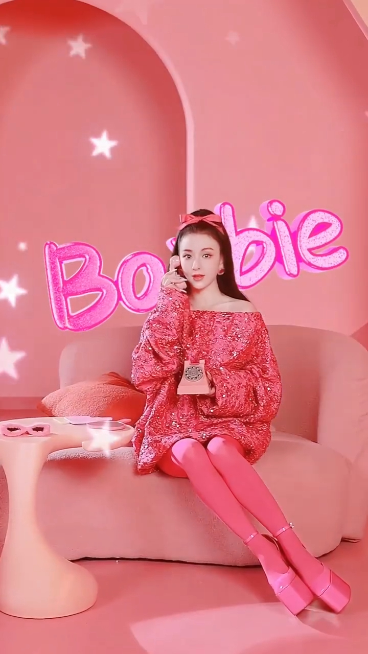 方媛之後又扮Barbie。