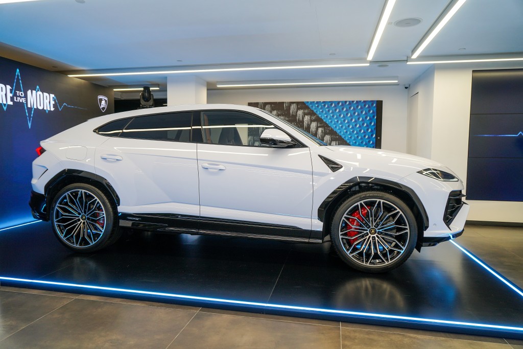 林寶堅尼Lamborghini Urus SE混能SSUV抵港：Urus SE的無與倫比駕控體驗為超級SUV（SSUV）市場樹立新標杆。