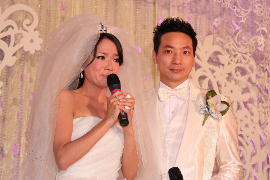 2011年，寶珮如跟拍拖兩個月的圈外人鄧秋雄（Matthew）結婚。 