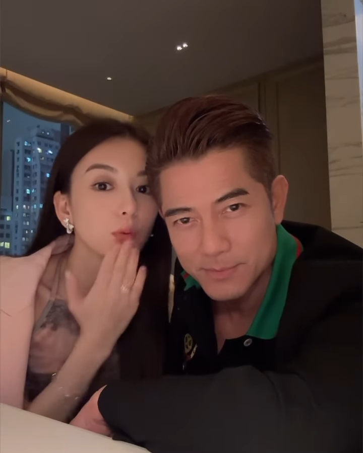 兩公婆慶祝結婚6周年，方媛大晒逾63萬行頭。