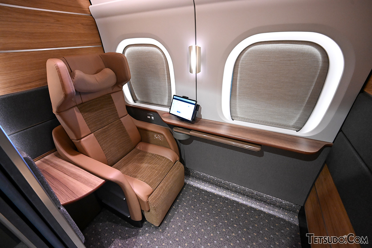 東海道新幹線に導入される個室「Supreme Class Cabin」