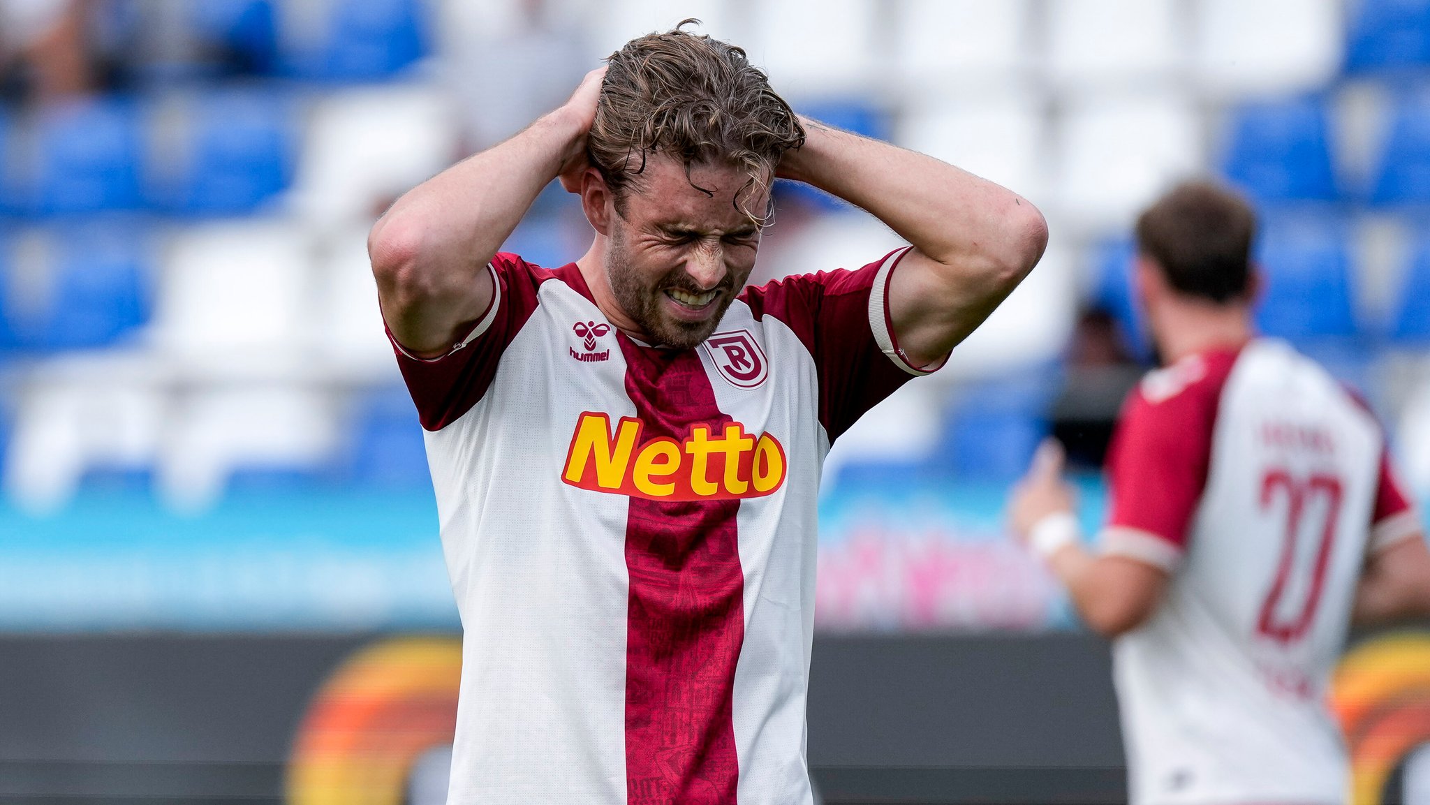 Der SSV Jahn Regensburg hat bei der TSG Hoffenheim II einen Dämpfer kassiert | Bild: picture alliance / foto2press | Oliver Zimmermann Der SSV Jahn Regensburg hat bei der TSG Hoffenheim II einen Dämpfer kassiert