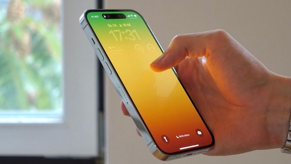 あなたはiPhoneを一日にどのくらい触っていますか?