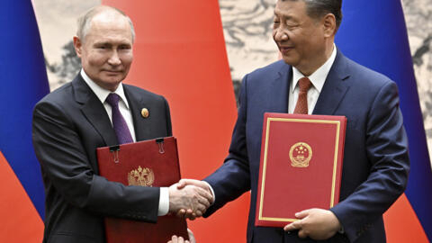 俄罗斯总统普京2024年5月16日访问北京与中国国家主席习近平会见。