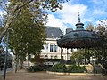 Praça Jean-Jaurès no centro