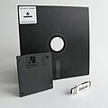 Disquete de 8″, disquete de 3½″ y Memoria USB.