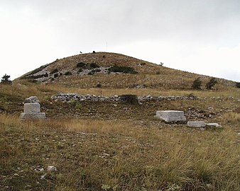 Les ruines du temple de Zeus du mont Lycée.