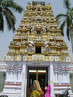 Buxar – Torturm (gopuram) eines Hindu-Tempels