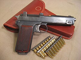 Steyr M1912 и три обоймы патронов 9×23 мм