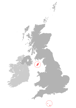 Localização das Dependências da Coroa junto às Ilhas Britânicas.