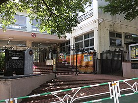 長谷戸小学校（2015年5月22日撮影）