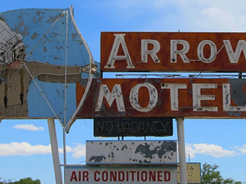 Arrow Motel sign